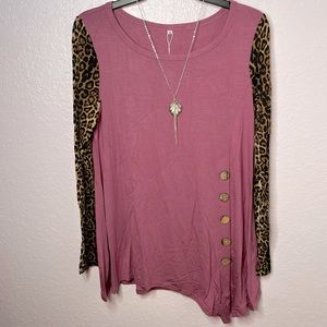 VIISHOW Women’s Long Sleeved Leopard Print Mauve Blouse w Necklace Size M New!